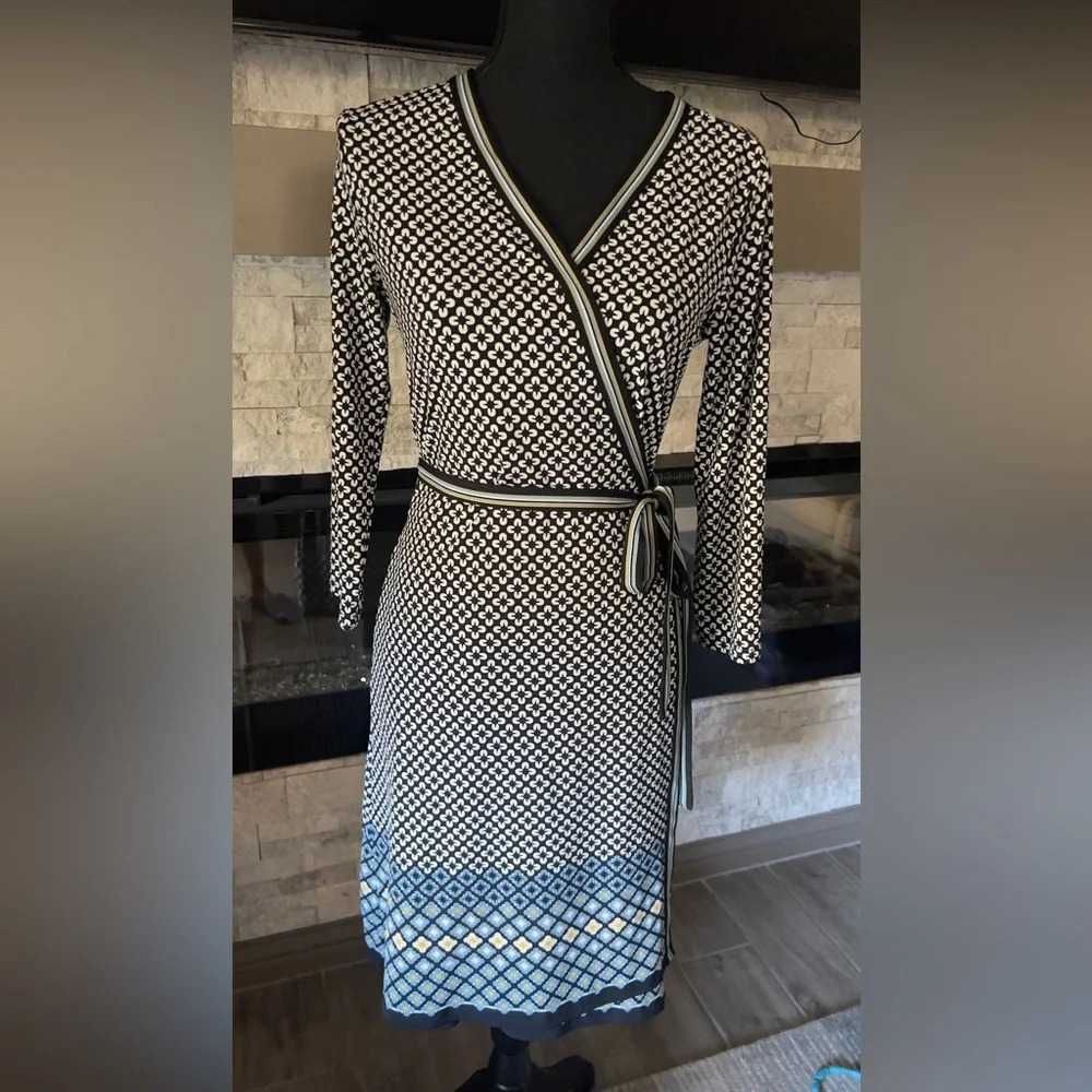 Max Studio size Small wrap dress